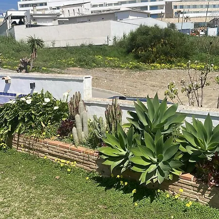 Casa Vincke With Pool And Sea View アパート エステポナ